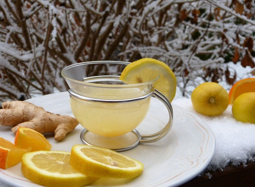 תה עם לימון על בסיס ג'ינג'ר לעוצמה