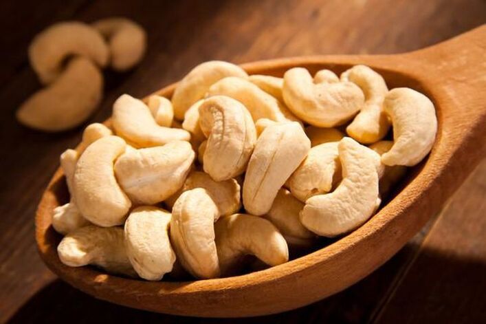 אגוזי קשיו מעלים את רמות הטסטוסטרון עקב תכולת אבץ גבוהה